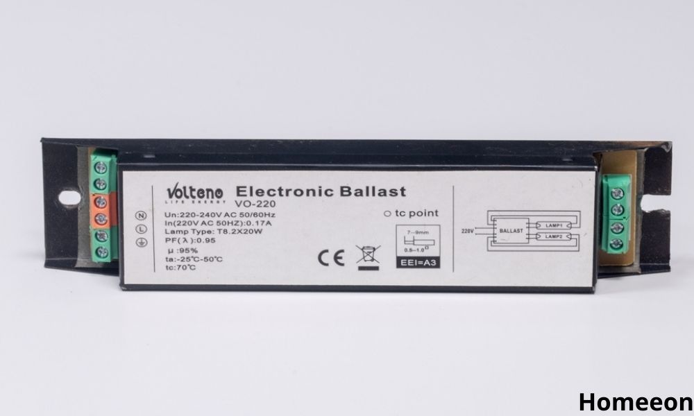 How Long Does Fluorescent Ballast Last?