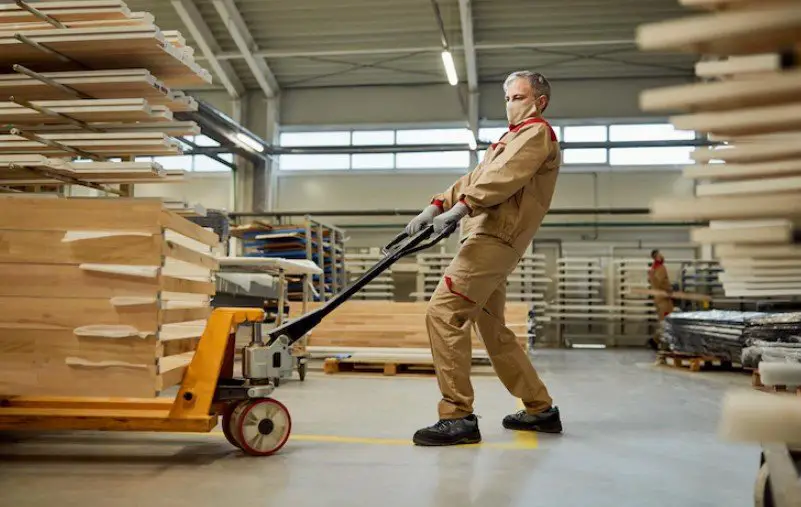 How to make pallet furniture