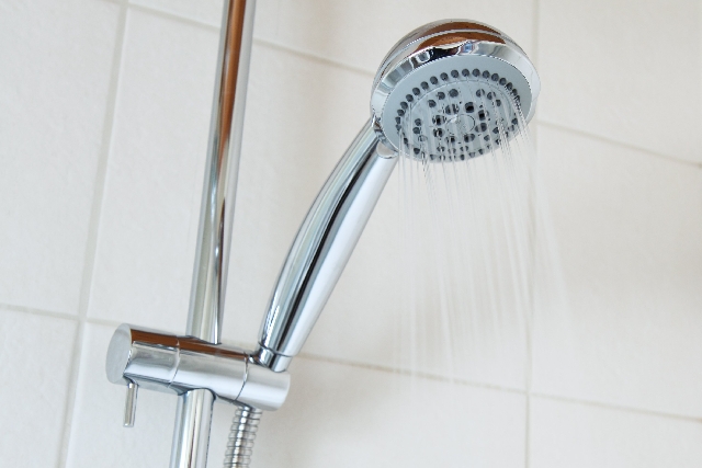 Benefits and styles of walk-in showers
