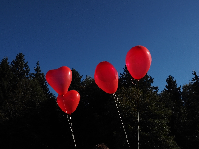 6. Balloons tied to return gifts